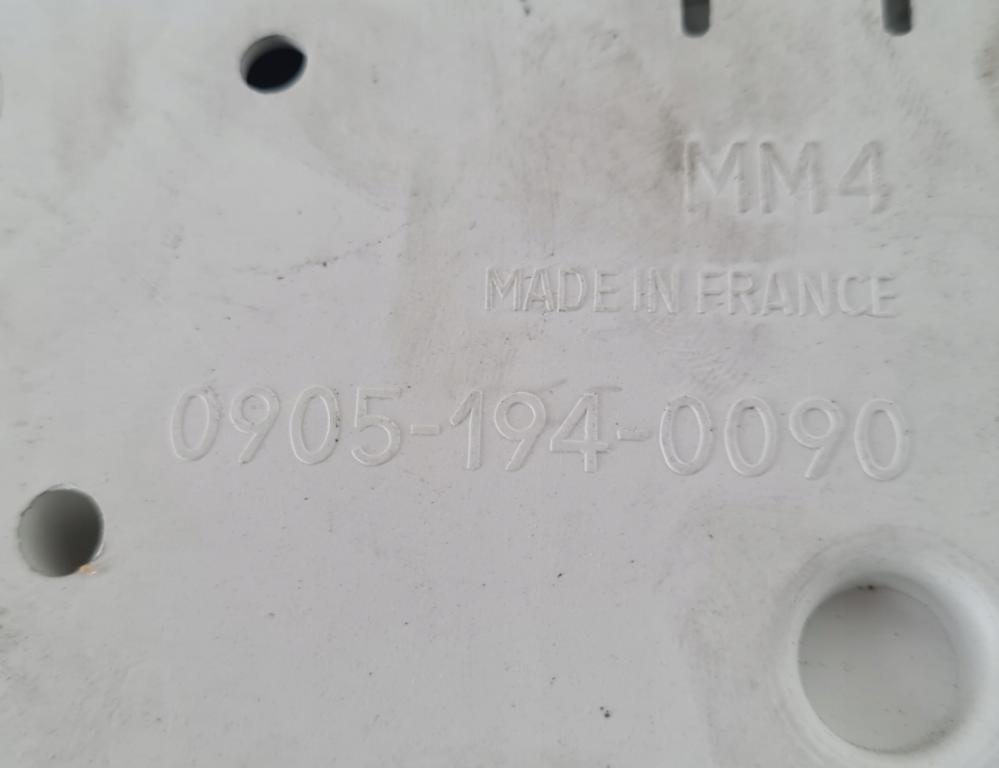 Volkswagen Passat B5 1995-2005 combi 1.8 T petrol MT 110 kW 1997  Prístrojová doska 09051949902