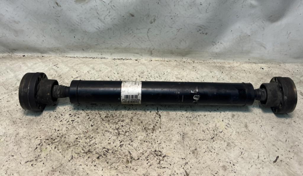 Jeep Grand cherokee WK2 3.0 CRD Kardaňový hriadeľ P52123994AA