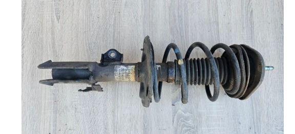 Toyota Auris II 2012-2018 combi 1.8 Hybrid gasoline, electric AT 73 kW 2013  Tlmič predný ľavý