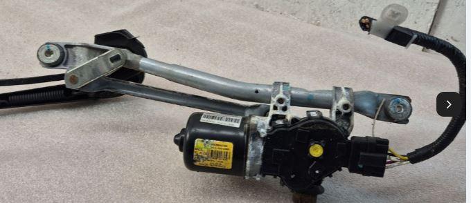 Toyota Aygo 2005-2014 hatchback 1.0 VVTI petrol AT 50 kW 2006  Mechanizmus stieračov predný 142658760