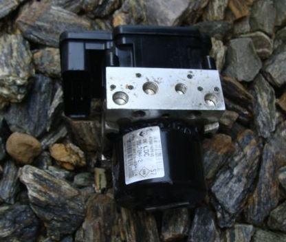 Renault Megane III 2008-2016 hatchback 1.5 DCI diesel MT 81 kW 2010  Pumpa ABS 476606264R 00.0405-104E.0