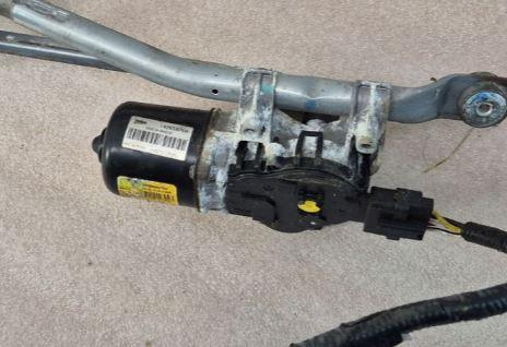 Toyota Aygo 2005-2014 hatchback 1.0 VVTI petrol AT 50 kW 2006  Mechanizmus stieračov predný 142658760