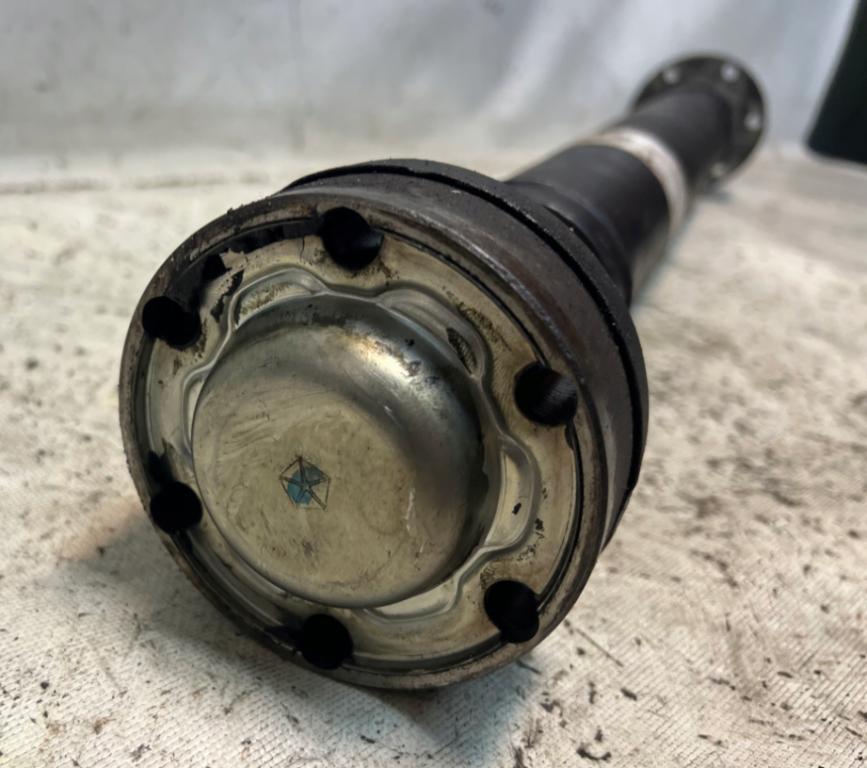 Jeep Grand cherokee WK2 3.0 CRD Kardaňový hriadeľ P52123994AA