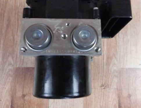 Mazda 3 II BL 2008-2013 sedan 1.6 CITD diesel MT 80 kW 2010  Pumpa ABS 8V612C405AG