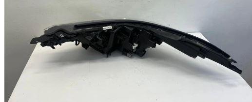 Toyota C-HR I 2016-2023 X1 crossover   Svetlo predné pravé 81110-f4280