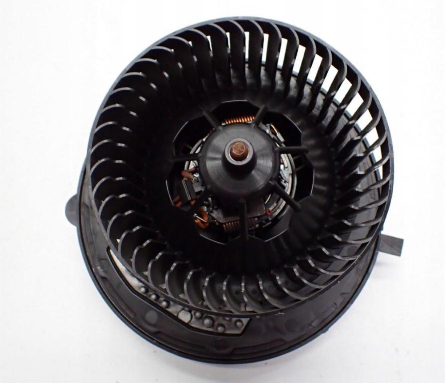 Skoda Octavia III 2013- Ventilátor kúrenia 5Q1819021F 5Q0907521C