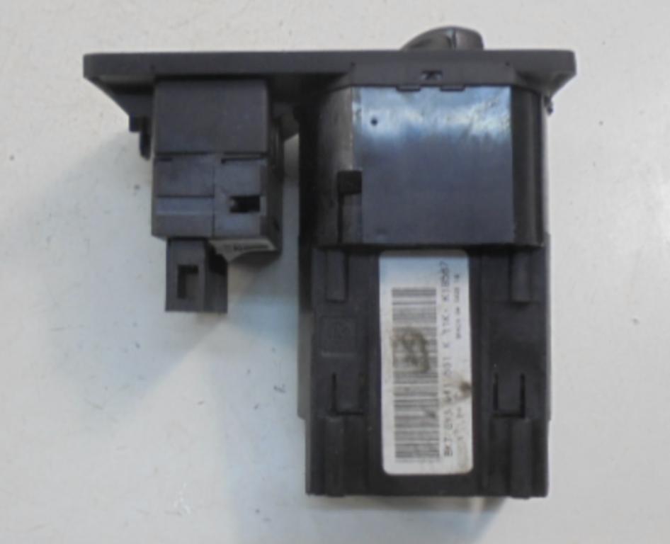 Skoda Fabia I 1999-2007 hatchback 1.4 16v petrol MT 55 kW 2006  Prepínač svetiel 6Y1941531K