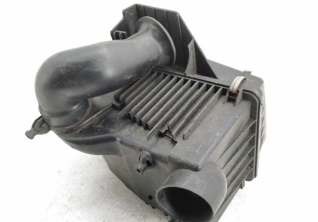 Mazda 6 I GG 2002-2007 combi 2.0 diesel 2006  Obal vzduchového filtra RF5C