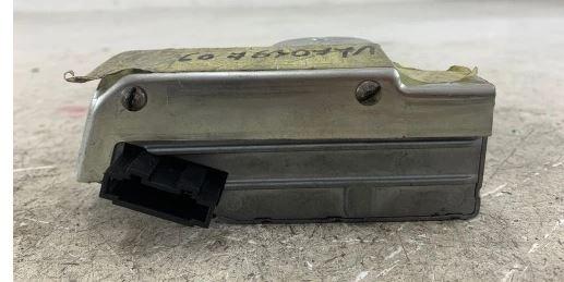 Volkswagen Touareg I 2002-2010 hatchback 5.0 TDI diesel AT 230 kW 2005  Blokáda (zámok) volantu 4E0905852E