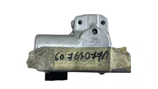 Volkswagen Touareg I 2002-2010 hatchback 5.0 TDI diesel AT 230 kW 2005  Blokáda (zámok) volantu 4E0905852E