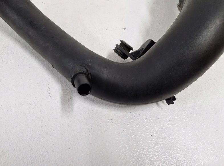 Opel Movano III 2010-2022 hatchback 2.3 CDTI diesel MT 100 kW 2012  Rúrka chladenia vzduchu 165763705R