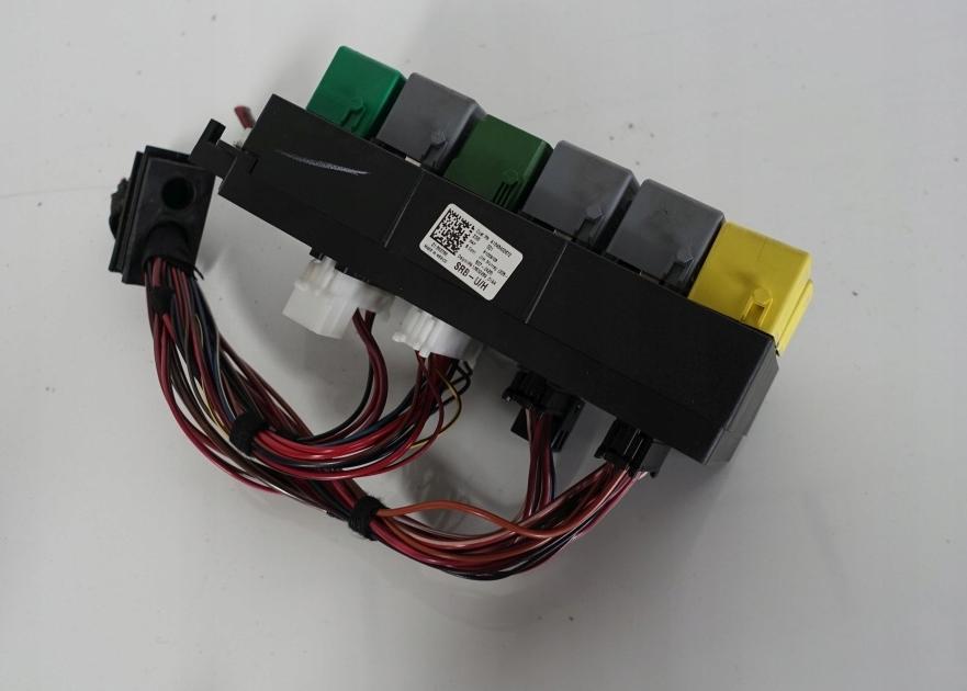 Mercedes W251 2005-2013 minivan Poistková skrinka A1645400672