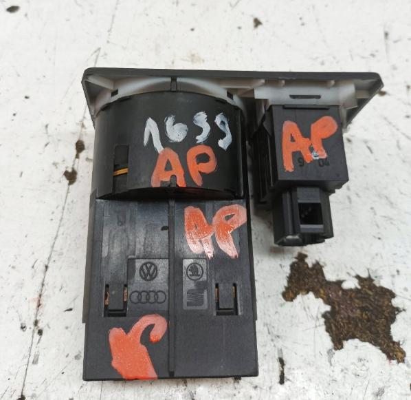 Skoda Fabia I 1999-2007 hatchback 1.2 petrol MT 40 kW 2004  Prepínač svetiel 6Y1941531EJDY