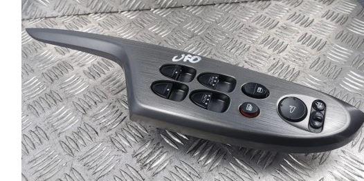 Honda Civic VIII 2006-2011 hatchback 1.4 16v petrol MT 61 kW 2006  Prepínač ovládania okna predný  83540SMGP011GHM