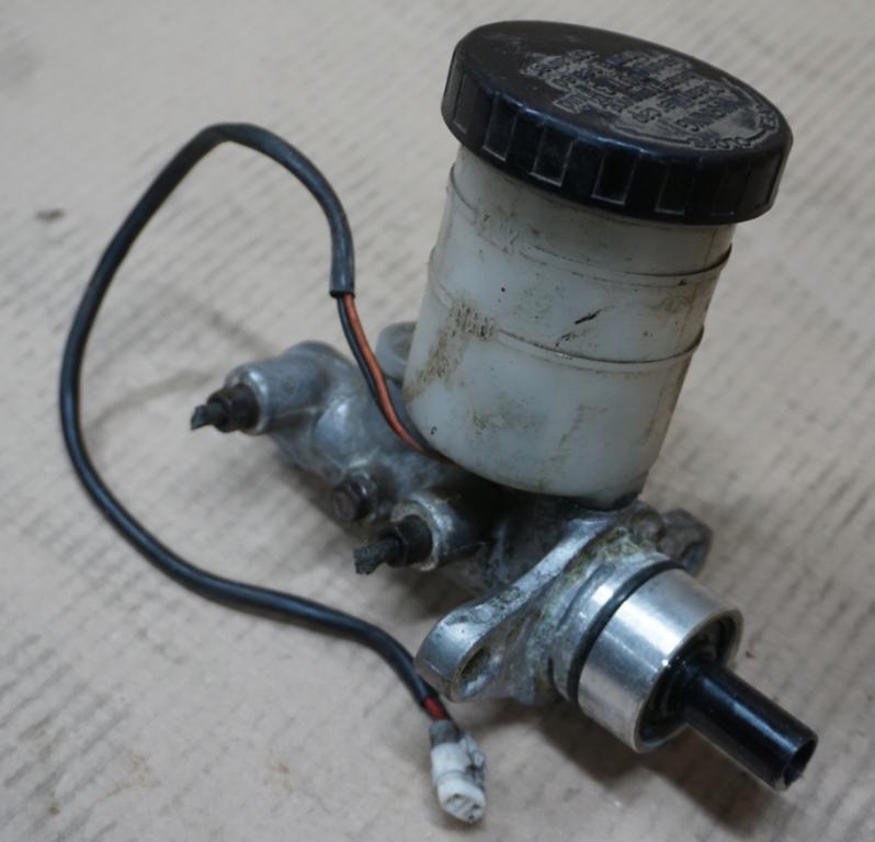 Suzuki SAMURAI 1,3 413  Posilňovač bŕzd