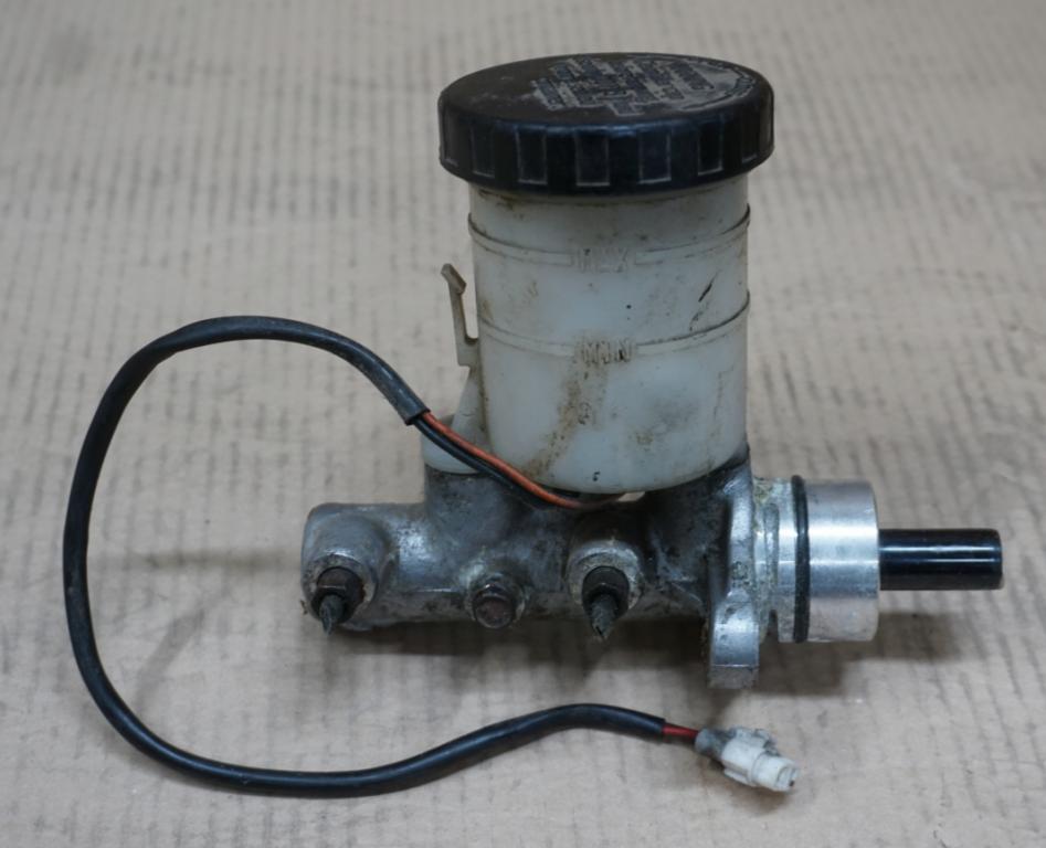 Suzuki SAMURAI 1,3 413  Posilňovač bŕzd