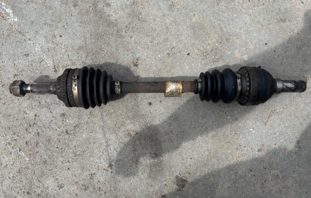 Chevrolet Lacetti sedan 1.6 16v petrol MT 80 kW 2007  Poloos predná ľavá 96549103