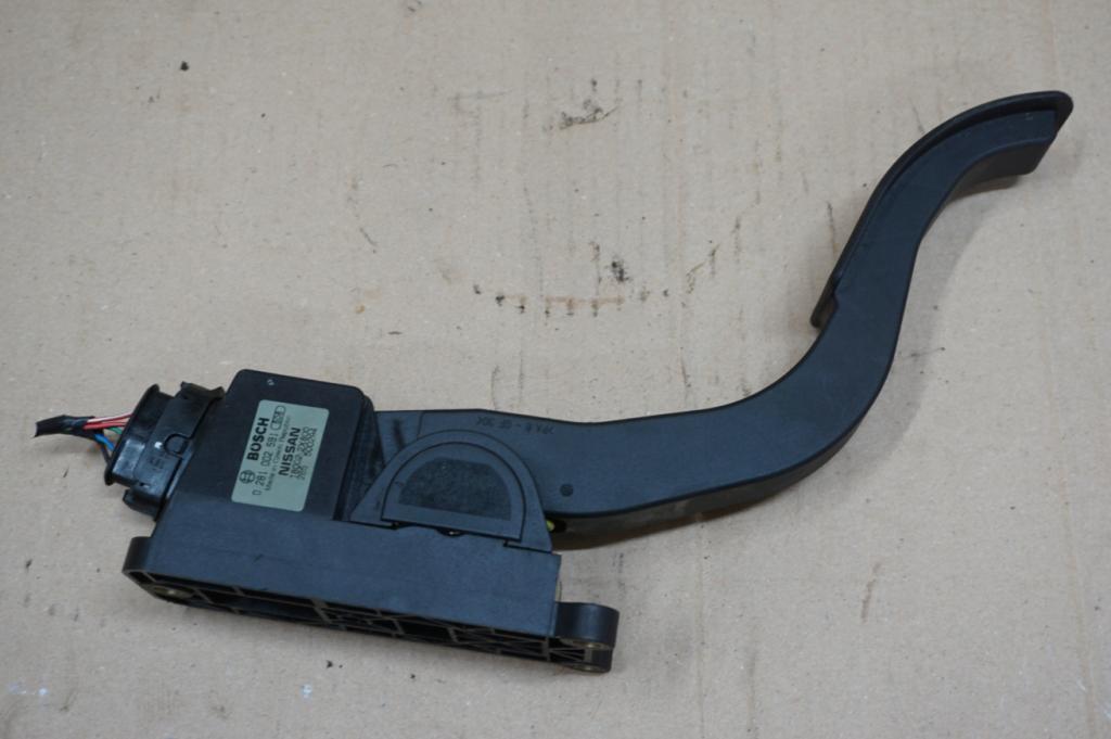 Nissan Terrano II 1992-2006 hatchback 3.0 TD diesel AT 113 kW 2001  Potenciometer plynového pedálu 0281002591 18002-2X800