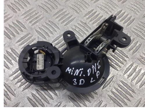 Mini Cooper One I R50/R53 2000-2006 hatchback 1.6 16v petrol MT 66 kW 2004  Kľučka dverí vnútorná predná ľavá 1502075