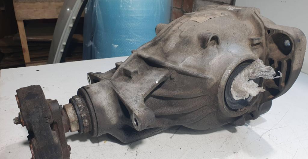 BMW 5 F10 2010-2017 combi 3.0 D diesel AT 180 kW 2011  Diferenciál zadný 7584456