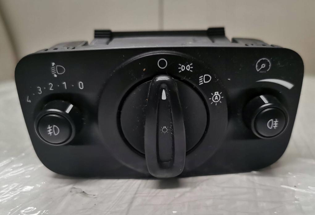 Ford Mondeo Mk4 2007-2014 combi 1.8 TDCI diesel MT 92 kW 2009  Prepínač svetiel 10003926 8G9T13A024CA