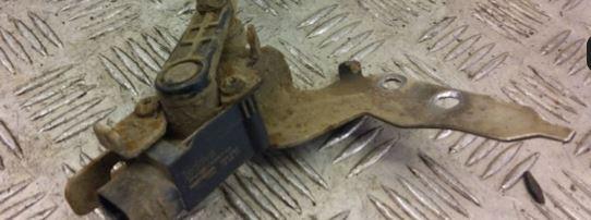 Ford Kuga Mk1 2008-2013 hatchback 2.0 TDCI diesel AT 103 kW 2010  Snímač ostatné 9V4113D034AA