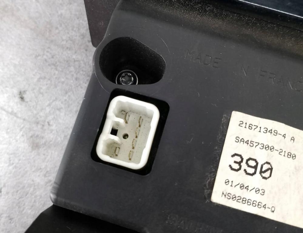 Toyota Yaris I 1999-2005 hatchback 1.0 16v petrol 48 kW Prístrojová doska 83800-0D390