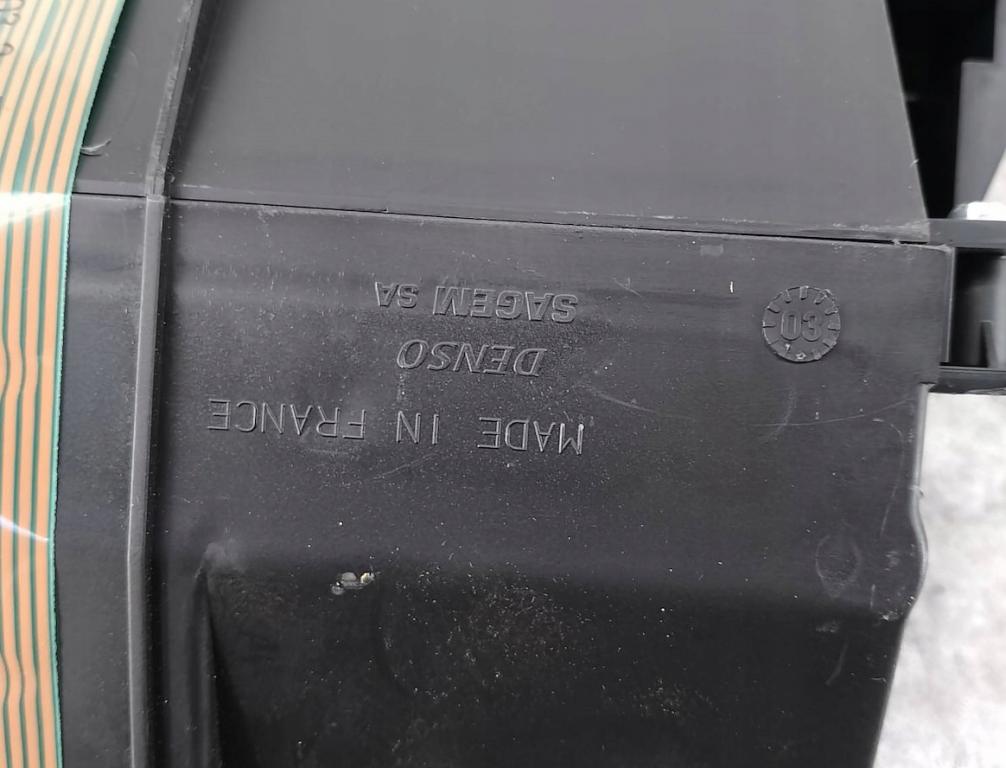 Toyota Yaris I 1999-2005 hatchback 1.0 16v petrol 48 kW Prístrojová doska 83800-0D390