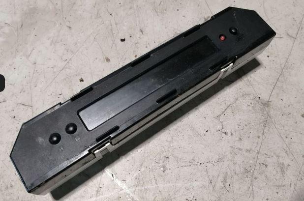 Suzuki Swift Mk6 2005-2010 hatchback 1.3 DDIS diesel MT 51 kW 2005  Displej 3460062J00