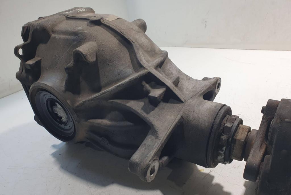 BMW 5 F10 2010-2017 combi 3.0 D diesel AT 180 kW 2011  Diferenciál zadný 7584456