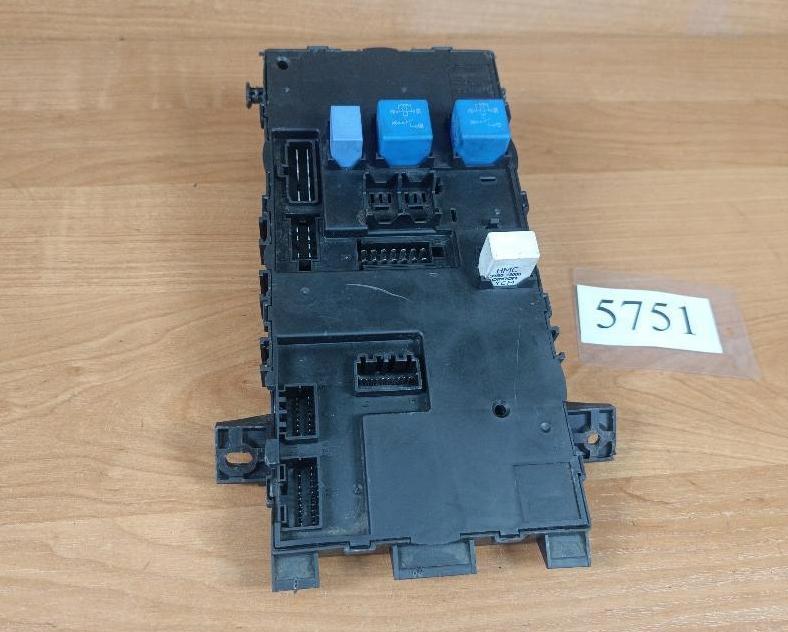 Hyundai Coupe II Poistková skrinka 95410-2C160