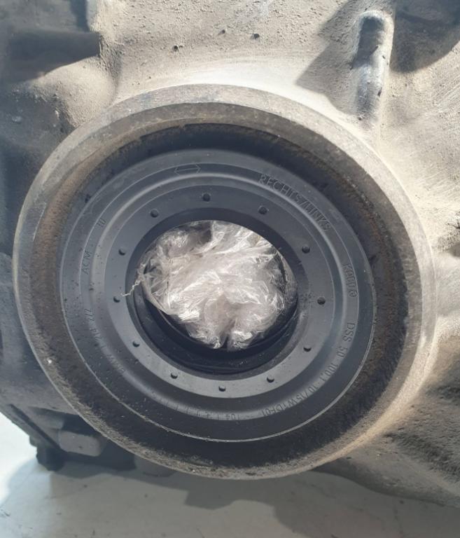 BMW 5 F10 2010-2017 combi 3.0 D diesel AT 180 kW 2011  Diferenciál zadný 7584456