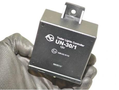 Volkswagen Passat B7 2010-2014 combi 2.0 TDI diesel MT 103 kW 2011  Ťažné zariadenie UN-30/1 AC