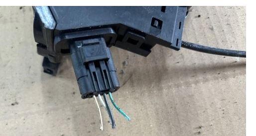 Renault Fluence sedan 1.5 DCI diesel AT 81 kW 2011  Zámok dverí predný ľavý 805030020R