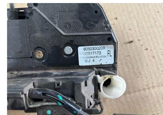 Renault Fluence sedan 1.5 DCI diesel AT 81 kW 2011  Zámok dverí predný ľavý 805030020R