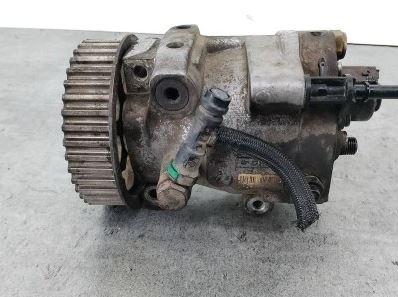 Renault Scenic II 2003-2009 hatchback 1.5 DCI diesel MT 60 kW 2004 Vstrekovacie čerpadlo 8200057225 R9042A013A