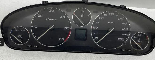 Peugeot 607 sedan 2.2 HDI diesel AT 98 kW 2003  Prístrojová doska 9629598480