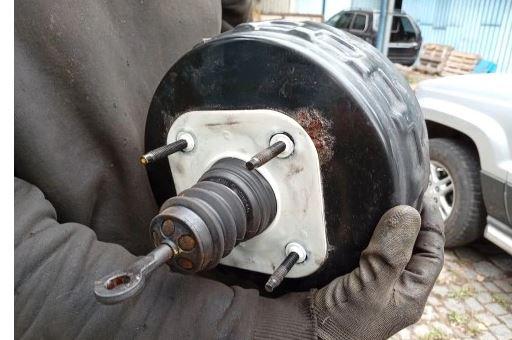 Jeep Grand cherokee WK 2004-2010 hatchback 3.0 CRD diesel AT 160 kW 2007  Posilňovač bŕzd P52124080AB