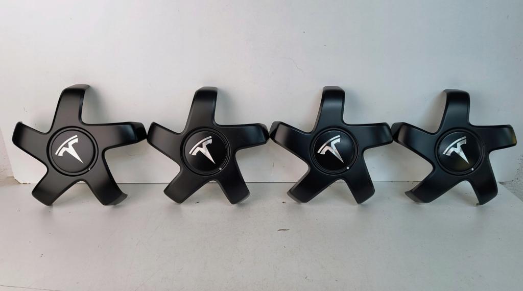 Tesla Model 3 Stredový kryt kolesa 1044234-00-A