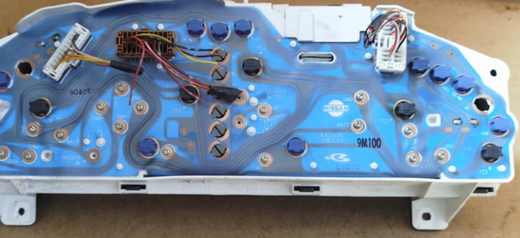 Nissan Almera N15 1995-2000 sedan 1.4 16v petrol 55 kW Prístrojová doska 2N302 GF