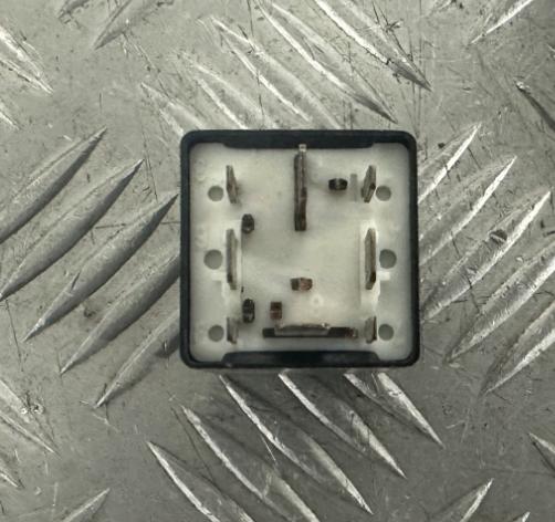 Volkswagen Polo III 6N 1994-2001 Relé 6N0906383 898956000