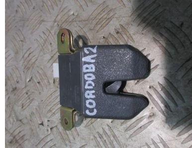 Seat Cordoba II 6L 2002-2008 sedan 1.4 16v petrol MT 55 kW 2003  Zámok zadnej kapoty 6L5827505