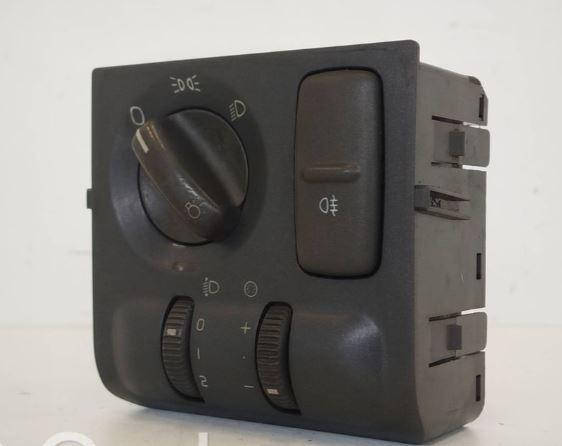 Volvo V40 I 1995-2004 combi 2.0 T petrol MT 118 kW 1998  Prepínač svetiel 30858499