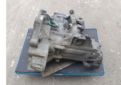 Volkswagen Caddy II 9K 1996-2004 hatchback 1.9 SDI diesel MT 47 kW 2002  Prevodovka manuálna AYQ