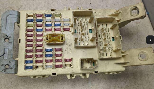 Kia Rio III 2011-2017 hatchback 1.2 16v petrol MT 62.5 kW 2014  Poistková skrinka 919501W570 1012A29052