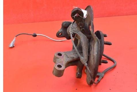 Toyota Rav4 II 2000-2005 hatchback 2.0 D4D diesel MT 85 kW 2004  Náboj kolesa predný ľavý