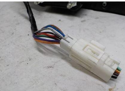 Suzuki SX4 I 2006-2014 hatchback 1.6 16v petrol MT 79 kW 2008  Spätné zrkadlo vonkajšie ľavé 023587 8 PIN