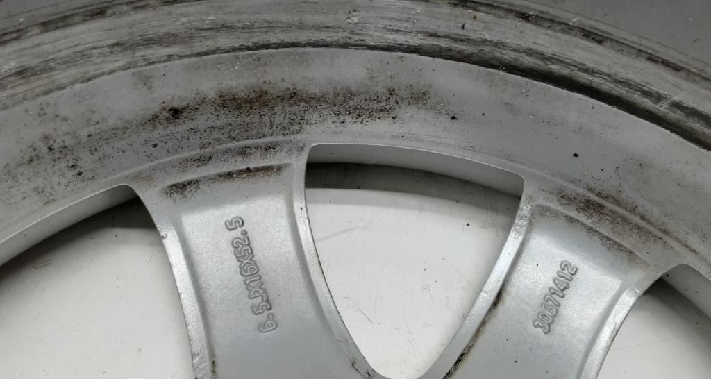 Volvo S40 II 2004-2012 sedan 1.6 diesel 80 kW 2006  Hliníkový disk 30671412