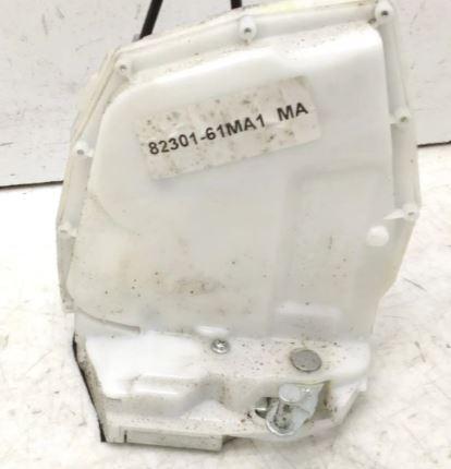 Suzuki SX4 S-Cross 2013-2021 hatchback 1.4 T petrol MT 103 kW 2019  Zámok dverí predný pravý 8230161MA1