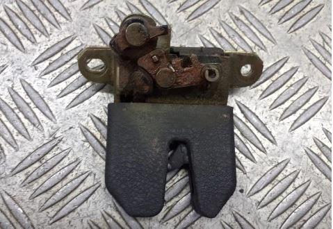 Seat Toledo II 1998-2004 sedan 1.4 16V 55 KW 2004  Zámok zadnej kapoty